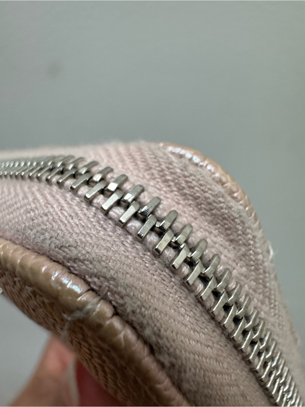 {Chanel} 🦄 17B Iridescent Rose Gold Zippy Wallet - Picture 10 of 11